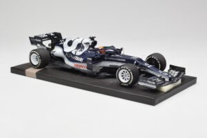 AlphaTauri AT02 #22 Y. Tsunoda Bahrain GP 2021 Minichamps 1:18 117210122 Metal - imagem 4 de 6