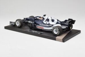 AlphaTauri AT02 #22 Y. Tsunoda Bahrain GP 2021 Minichamps 1:18 117210122 Metal - imagem 5 de 6