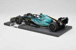 Aston Martin AMR22 Aramco #5 S. Vettel Abu Dhabi GP 2022 Last Race Collector's Edition Minichamps 1:18 117222205 Resina - imagem 5 de 7