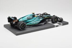 Aston Martin AMR23 #14 F. Alonso 3rd Place Saudi Arabian GP 2023 Minichamps 1:18 117230214 Metal - imagem 3 de 7