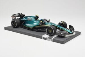 Aston Martin AMR23 #14 F. Alonso 3rd Place Saudi Arabian GP 2023 Minichamps 1:18 117230214 Metal - imagem 4 de 7