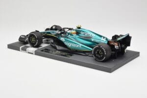 Aston Martin AMR23 #14 F. Alonso 3rd Place Saudi Arabian GP 2023 Minichamps 1:18 117230214 Metal - imagem 5 de 7
