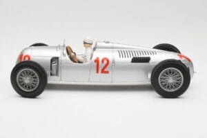 Auto Union Type C #12 H. Stuck Hungarian GP Budapest 1936 Minichamps 1:18 155361012 Metal - imagem 3 de 6