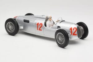 Auto Union Type C #12 H. Stuck Hungarian GP Budapest 1936 Minichamps 1:18 155361012 Metal - imagem 4 de 6