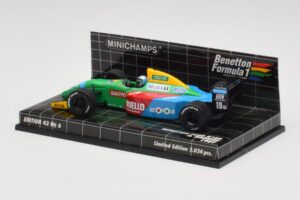 Benetton Ford B188 #19 A. Nannini Race Car 1988 Minichamps 1:43 400890119 Metal - imagem 3 de 4