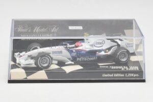 BMW Sauber F1.08 #4 R. Kubica Showcar 2008 Minichamps 1:43 400080084 Metal - imagem 5 de 5