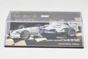 BMW Sauber F1.06 #16 N. Heidfeld Brazilian GP 2006 Minichamps 1:43 400060316 Metal - imagem 5 de 5