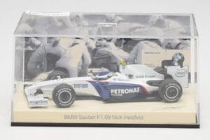 BMW Sauber F1.09 #6 N. Heidfeld F1 2009 v2 Minichamps 1:43 80422155795 Metal - imagem 5 de 5