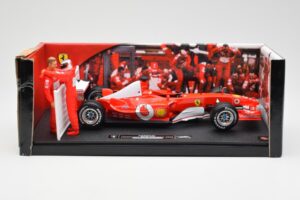 Ferrari F2003-GA F1 Constructors World Champions 2003 Hot Wheels 1:18 G3764 Metal - imagem 6 de 7