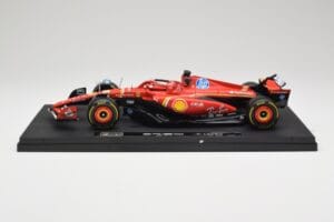Ferrari SF-24 #16 C. Leclerc Emilia Romagna Grand Prix 2024 Bburago 1:18 18-16821-L-IMOLA-SHOWCASE Metal - imagem 3 de 7