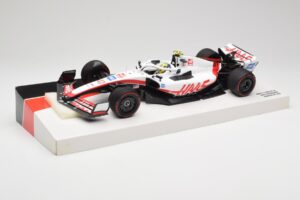 Haas VF-22 #47 M. Schumacher Bahrain GP 2022 Minichamps 1:18 147220147 Metal - imagem 2 de 7