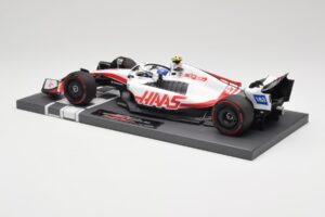 Haas VF-22 #47 M. Schumacher Brazilian GP 2022 Minichamps 1:18 117222147 Resina - imagem 5 de 7
