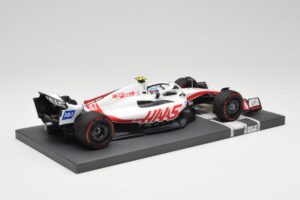 Haas VF-22 #47 M. Schumacher British GP 2022 Minichamps 1:18 117221047 Resina - imagem 3 de 7