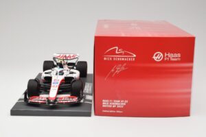 Haas VF-22 #47 M. Schumacher British GP 2022 Minichamps 1:18 117221047 Resina - imagem 6 de 7