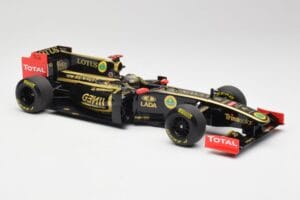 Lotus Renault GP R31 #10 B. Senna F1 2011 Minichamps 1:18 150110079-C1 Metal - imagem 4 de 7