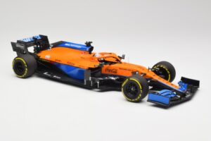 McLaren MCL35M #3 D. Ricciardo Bahrain GP 2021 Minichamps 1:18 530211803 Metal - imagem 4 de 7
