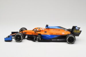 McLaren MCL35M #3 D. Ricciardo Italian GP Winner 2021 Minichamps 1:18 530213303 Resina - imagem 3 de 7