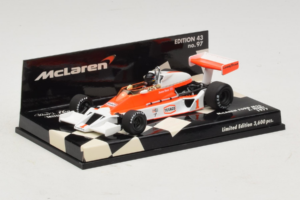 McLaren M26 Ford J. Hunt F1 1977 Minichamps 1:43 530774301 Metal - imagem 2 de 5