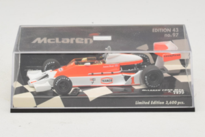 McLaren M26 Ford J. Hunt F1 1977 Minichamps 1:43 530774301 Metal - imagem 5 de 5