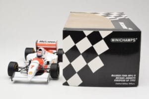 McLaren Ford MP4/8 #7 M. Andretti European GP 1993 Minichamps 1:18 530931827 Resina - imagem 7 de 7