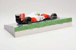 McLaren Ford MP4/8 #8 A. Senna Winner Australian GP 1993 Minichamps 1:18 543933838 Metal - imagem 3 de 7