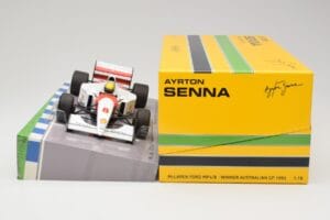 McLaren Ford MP4/8 #8 A. Senna Winner Australian GP 1993 Minichamps 1:18 543933838 Metal - imagem 6 de 7
