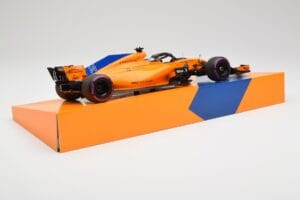 McLaren MCL33 #14 F. Alonso Canadian Grand Prix 300th Start 2018 Minichamps 1:18 533184014 Metal - imagem 3 de 6
