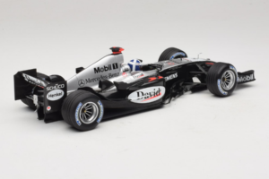McLaren MP4/19 Mercedes D. Coulthard F1 2004 Minichamps 1:18 530041805 Metal - imagem 2 de 7