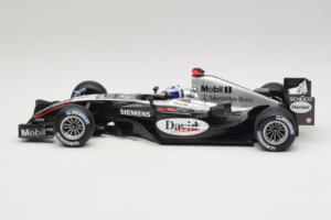 McLaren MP4/19 Mercedes D. Coulthard F1 2004 Minichamps 1:18 530041805 Metal - imagem 3 de 7