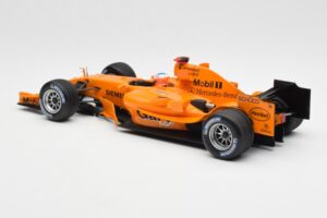McLaren Mercedes MP4-20 G. Paffett F1 Test Car 2006 Minichamps 1:18 B66962342 Metal - imagem 5 de 6