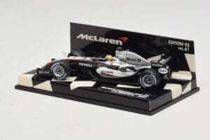 McLaren Mercedes MP4-20 #10 J-P. Montoya Race Car 2005 Minichamps 1:43 530054310 Metal - imagem 3 de 5