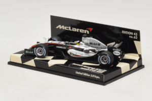 McLaren MP4-20 Mercedes P. de la Rosa F1 2005 Minichamps 1:43 530054315 Metal - imagem 3 de 5