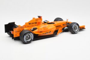 McLaren MP4-20 Mercedes P. de la Rosa Interim Test Car 2006 Minichamps 1:18 530061894 Metal - imagem 2 de 6