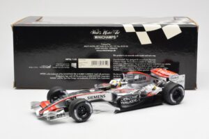 McLaren Mercedes MP4-21 #4 J.P. Montoya F1 2006 Minichamps 1:18 530061804 Metal - imagem 6 de 6