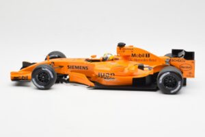 McLaren MP4-21 Mercedes #4 J.P. Montoya Interim Livery 2006 Minichamps 1:18 530061874 Metal - imagem 3 de 6