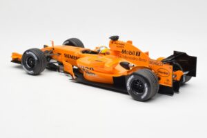 McLaren MP4-21 Mercedes #4 J.P. Montoya Interim Livery 2006 Minichamps 1:18 530061874 Metal - imagem 5 de 6
