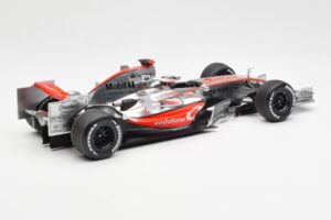 McLaren MP4-21 Mercedes #4 J-P. Montoya Showcar 2006 Minichamps 1:18 MONTOYA002 Metal - imagem 2 de 6