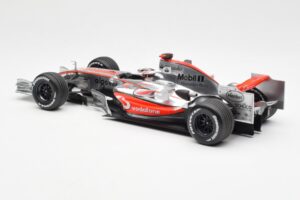 McLaren MP4-21 Mercedes #4 J-P. Montoya Showcar 2006 Minichamps 1:18 MONTOYA002 Metal - imagem 5 de 6