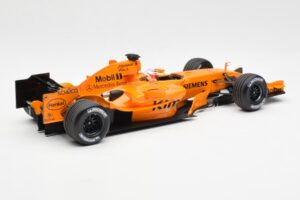 McLaren MP4-21 Mercedes #3 K. Raikkonen Interim Livery 2006 Minichamps 1:18 530061873 Metal - imagem 2 de 6