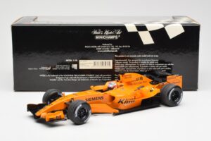 McLaren MP4-21 Mercedes #3 K. Raikkonen Interim Livery 2006 Minichamps 1:18 530061873 Metal - imagem 6 de 6