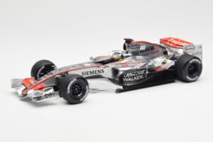 McLaren Mercedes MP4-21 P. de la Rosa F1 Showcar 2006 Minichamps 1:18 B66962346 Metal