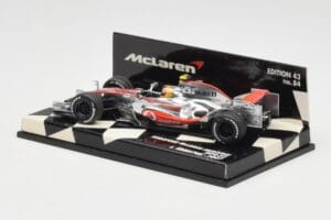 McLaren Mercedes MP4-22 #2 L. Hamilton Race Car 2007 Minichamps 1:43 530074302 Metal - imagem 3 de 5