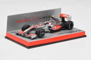 McLaren Mercedes MP4-24 #2 H. Kovalainen Race Car 2009 Minichamps 1:43 503094302 Metal - imagem 2 de 5