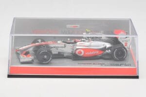 McLaren Mercedes MP4-24 #2 H. Kovalainen Race Car 2009 Minichamps 1:43 503094302 Metal - imagem 5 de 5