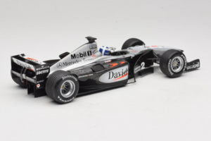 McLaren MP4-15 #2 D. Coulthard F1 2000 Minichamps 1:18 B66962118 Metal - imagem 2 de 6
