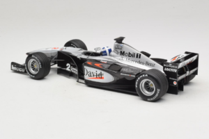 McLaren MP4-15 #2 D. Coulthard F1 2000 Minichamps 1:18 B66962118 Metal - imagem 5 de 6