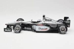 McLaren MP4-15 #2 D. Coulthard F1 2000 Hot Wheels 1:18 26740 Metal - imagem 3 de 6