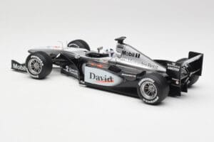 McLaren MP4-15 #2 D. Coulthard F1 2000 Hot Wheels 1:18 26740 Metal - imagem 5 de 6