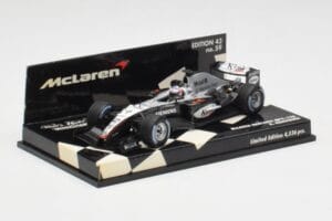 McLaren MP4-19B #6 K. Raikkonen F1 2004 Minichamps 1:43 530044316 Metal - imagem 3 de 5
