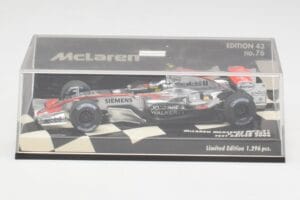 McLaren MP4-21 P. de la Rosa Test 2006 Minichamps 1:43 530064343 Metal - imagem 4 de 5